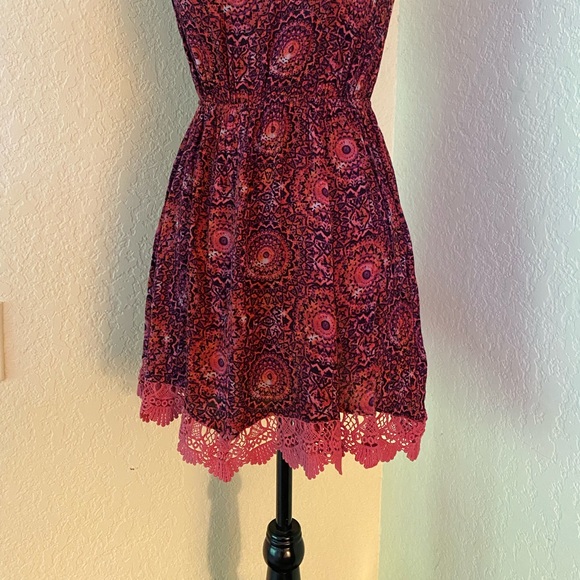 Beautiful ECOTE Dress - Picture 2 of 8